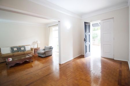 Casa para alugar com 500m², 5 quartos e 3 vagas