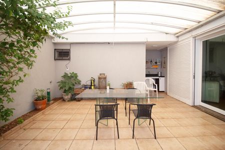 Casa para alugar com 500m², 5 quartos e 3 vagas