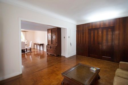 Casa para alugar com 500m², 5 quartos e 3 vagas