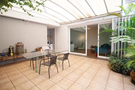 Casa para alugar com 500m², 5 quartos e 3 vagas