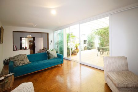 Casa para alugar com 500m², 5 quartos e 3 vagas