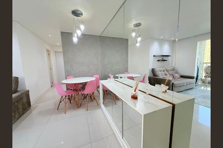 Apartamento à venda com 62m², 2 quartos e 1 vaga Apartamento à venda com 62m², 2 quartos e 1 vagaSala