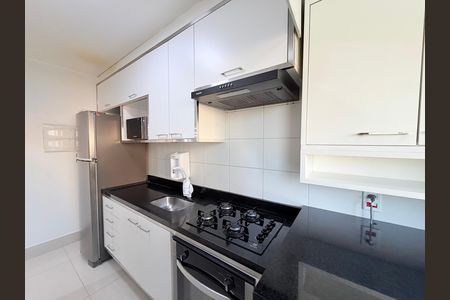 Cozinha de apartamento à venda com 2 quartos, 62m² em Jardim das Vertentes, São Paulo
