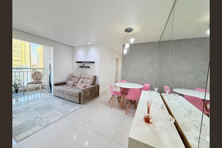 Apartamento à venda com 62m², 2 quartos e 1 vaga Apartamento à venda com 62m², 2 quartos e 1 vagaSala