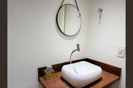 Apartamento à venda com 62m², 2 quartos e 1 vaga Apartamento à venda com 62m², 2 quartos e 1 vagaBanheiro 2