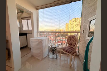 Apartamento à venda com 62m², 2 quartos e 1 vaga Apartamento à venda com 62m², 2 quartos e 1 vagaVaranda