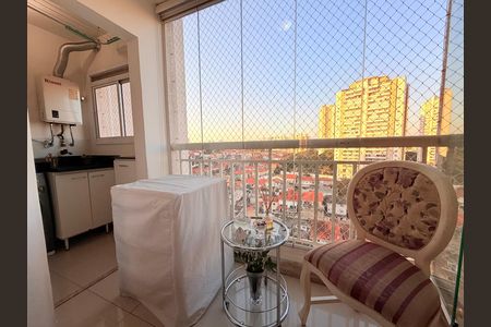 Apartamento à venda com 62m², 2 quartos e 1 vaga Apartamento à venda com 62m², 2 quartos e 1 vagaVaranda