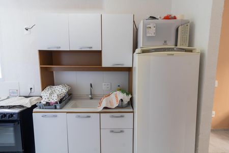 Cozinha de apartamento para alugar com 2 quartos, 42m² em Campo Novo, Porto Alegre