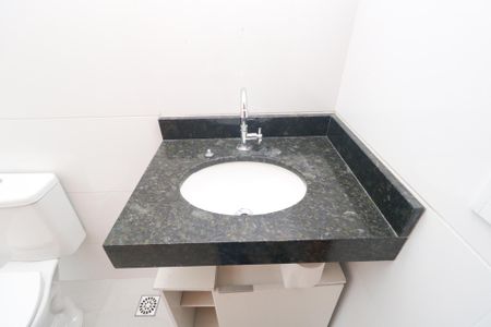 Apartamento para alugar com 80m², 2 quartos e 1 vaga Apartamento para alugar com 80m², 2 quartos e 1 vagaBanheiro