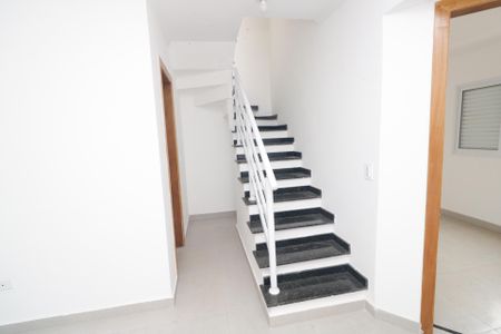Apartamento para alugar com 80m², 2 quartos e 1 vaga Apartamento para alugar com 80m², 2 quartos e 1 vagaEscada