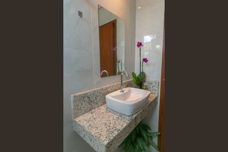 Casa à venda com 4 quartos, 210m² em Conjunto Helena Antipoff, Belo Horizonte