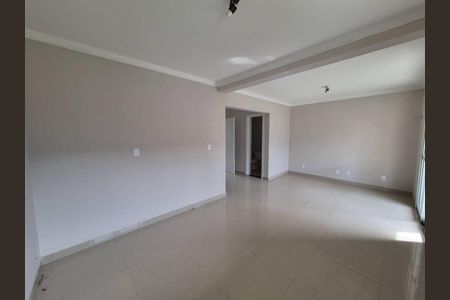 Casa para alugar com 147m², 3 quartos e 2 vagas Casa para alugar com 147m², 3 quartos e 2 vagasSala