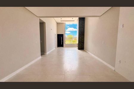 Casa de condomínio para alugar com 140m², 3 quartos e 2 vagas