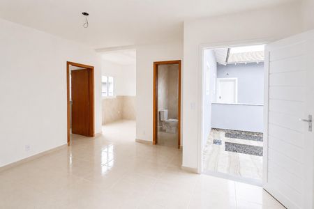 Sala de casa de condomínio para alugar com 2 quartos, 42m² em Novo Mundo, Gravataí