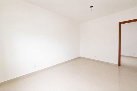 Quarto de casa de condomínio para alugar com 2 quartos, 42m² em Novo Mundo, Gravataí
