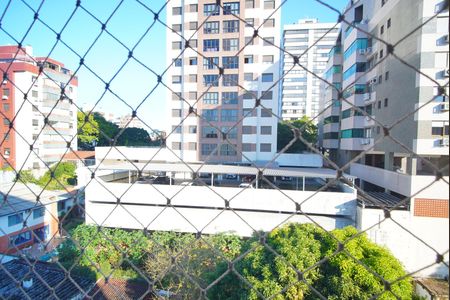 Suíte - Vista de apartamento para alugar com 2 quartos, 66m² em Petrópolis, Porto Alegre