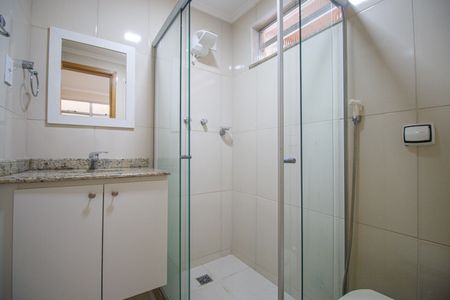 Casa à venda com 120m², 3 quartos e sem vaga Casa à venda com 120m², 3 quartos e sem vagaBanheiro