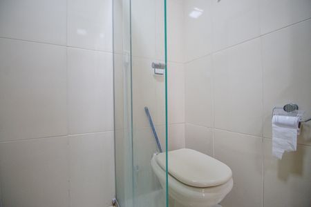 Casa à venda com 120m², 3 quartos e sem vaga Casa à venda com 120m², 3 quartos e sem vagaBanheiro