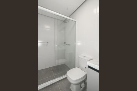 Banheiro da Suíte de apartamento para alugar com 2 quartos, 120m² em Vila Ipiranga, Porto Alegre