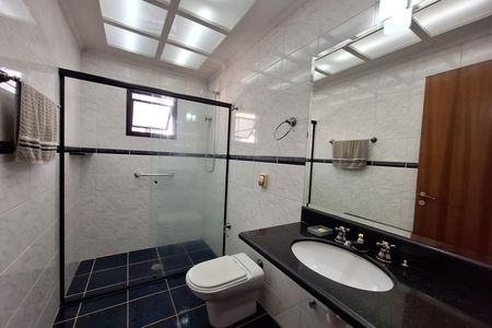 Banheiro Corredor de apartamento à venda com 3 quartos, 156m² em Jardim Bela Vista, Santo André