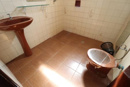 Casa para alugar com 120m², 3 quartos e 3 vagasBanheiro Social