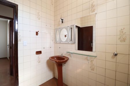Casa para alugar com 120m², 3 quartos e 3 vagasBanheiro Social