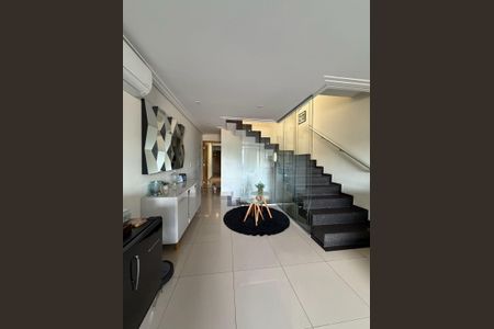 Sala de casa à venda com 3 quartos, 232m² em Vila Comercial, São Paulo