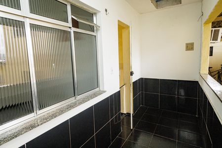 Casa para alugar com 2m², 2 quartos e 1 vaga Casa para alugar com 2m², 2 quartos e 1 vagaVaranda