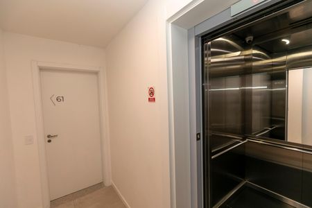 Apartamento para alugar com 125m², 3 quartos e 2 vagas Apartamento para alugar com 125m², 3 quartos e 2 vagasHALL DO ELEVADOR ANDAR