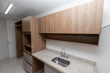 Apartamento para alugar com 125m², 3 quartos e 2 vagas Apartamento para alugar com 125m², 3 quartos e 2 vagasCOZINHA