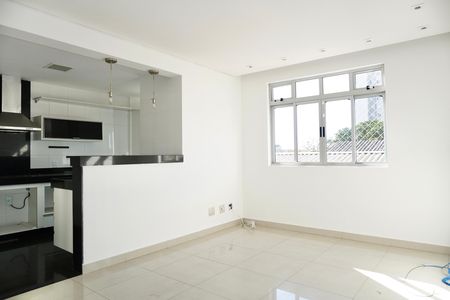 Sala  de apartamento para alugar com 3 quartos, 70m² em Sagrada Família, Belo Horizonte