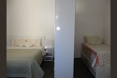 Quarto de casa para alugar com 1 quarto, 80m² em Quinta da Paineira, São Paulo
