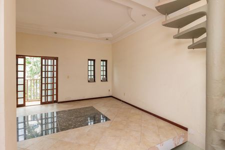 Sala de casa para alugar com 3 quartos, 255m² em Jardim Vivan, São Paulo