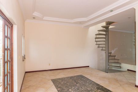 Casa para alugar com 255m², 3 quartos e 2 vagas Casa para alugar com 255m², 3 quartos e 2 vagasSala