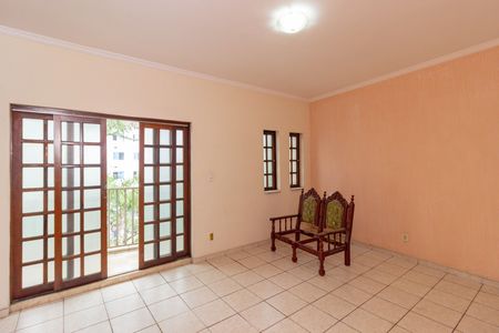 Casa para alugar com 255m², 3 quartos e 2 vagas Casa para alugar com 255m², 3 quartos e 2 vagasQuarto 1