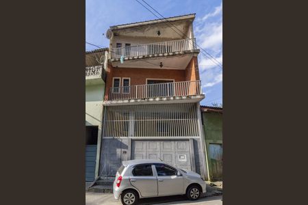 Casa para alugar com 255m², 3 quartos e 2 vagas Casa para alugar com 255m², 3 quartos e 2 vagasFachada