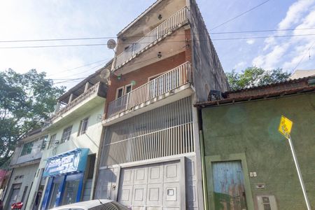 Casa para alugar com 255m², 3 quartos e 2 vagas Casa para alugar com 255m², 3 quartos e 2 vagasFachada