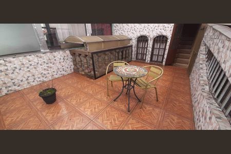 Casa à venda com 61m², 2 quartos e 1 vaga