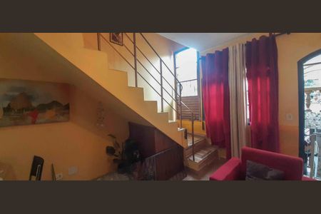 Casa à venda com 61m², 2 quartos e 1 vaga