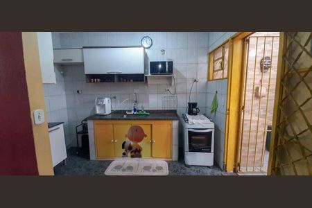 Casa à venda com 61m², 2 quartos e 1 vaga