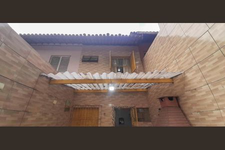 Casa à venda com 61m², 2 quartos e 1 vaga