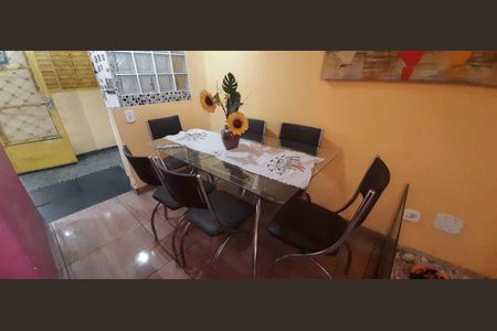 Casa à venda com 61m², 2 quartos e 1 vaga
