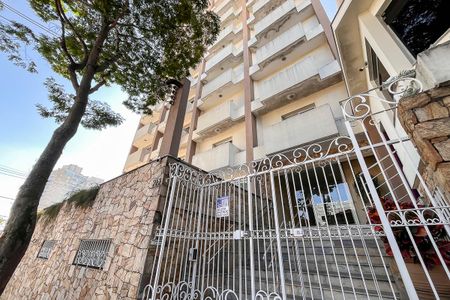 Apartamento para alugar com 160m², 3 quartos e 2 vagasFachada + plaquinha