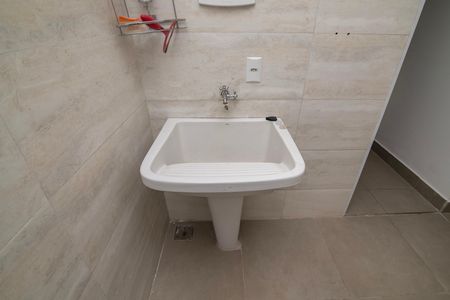 Área de Serviço de casa de condomínio para alugar com 3 quartos, 421m² em Jardim Santa Rita de Cassia, Hortolândia