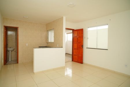 Sala de casa para alugar com 1 quarto, 45m² em Jardim Atlântico Leste, Maricá