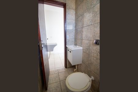 Banheiro de apartamento para alugar com 1 quarto, 30m² em Qe 19, Brasília