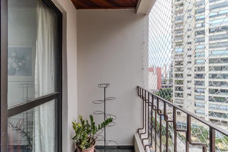 Apartamento à venda com 60m², 2 quartos e 1 vaga Apartamento à venda com 60m², 2 quartos e 1 vagaVaranda