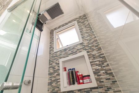 Apartamento à venda com 47m², 2 quartos e 1 vaga Apartamento à venda com 47m², 2 quartos e 1 vagaBanheiro