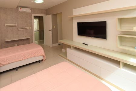 Casa de condomínio para alugar com 580m², 5 quartos e 4 vagas Casa de condomínio para alugar com 580m², 5 quartos e 4 vagasQuarto 2