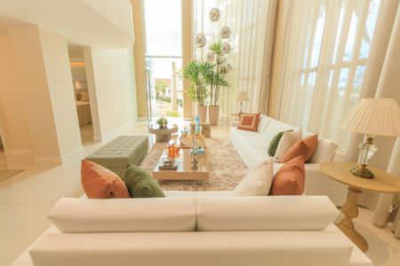 Casa de condomínio para alugar com 580m², 5 quartos e 4 vagas Casa de condomínio para alugar com 580m², 5 quartos e 4 vagasSala
